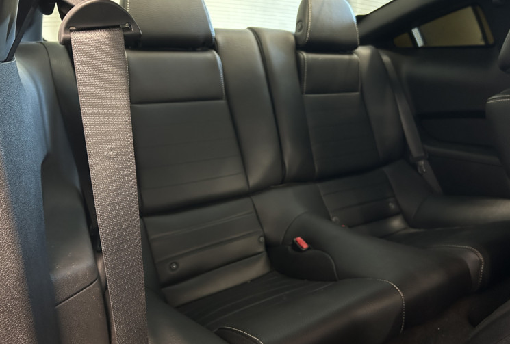 Ford MUSTANG V 3.7 V6 BVA 310 cv / HOMOLOGUEE FRANCE / TRES FAIBLE KILOMETRAGE