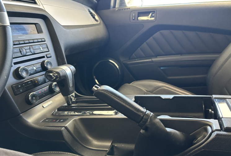 Ford MUSTANG V 3.7 V6 BVA 310 cv / HOMOLOGUEE FRANCE / TRES FAIBLE KILOMETRAGE