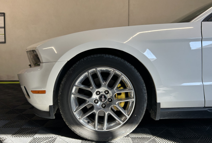 Ford MUSTANG V 3.7 V6 BVA 310 cv / HOMOLOGUEE FRANCE / TRES FAIBLE KILOMETRAGE