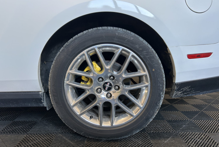 Ford MUSTANG V 3.7 V6 BVA 310 cv / HOMOLOGUEE FRANCE / TRES FAIBLE KILOMETRAGE