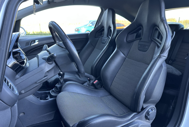 Opel Corsa OPC 1.6i Turbo 192 cv - RECARO - ETRIER BREMBO