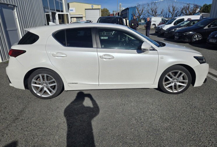 Lexus CT 200h Pack Euro6d-T * camera* clim auto * démarrage sans clé * alcantara *                  