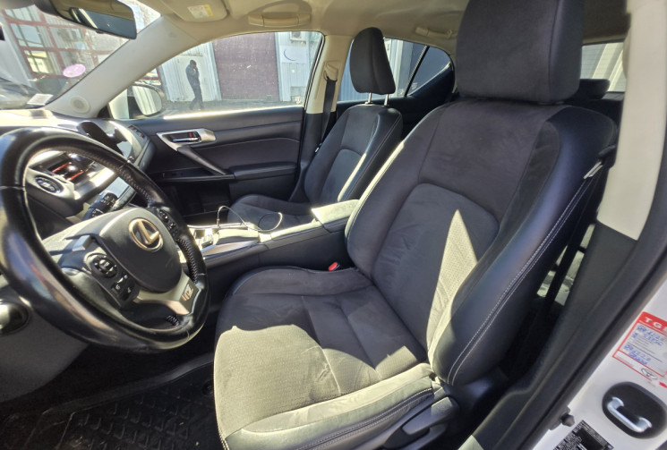 Lexus CT 200h Pack Euro6d-T * camera* clim auto * démarrage sans clé * alcantara *                  