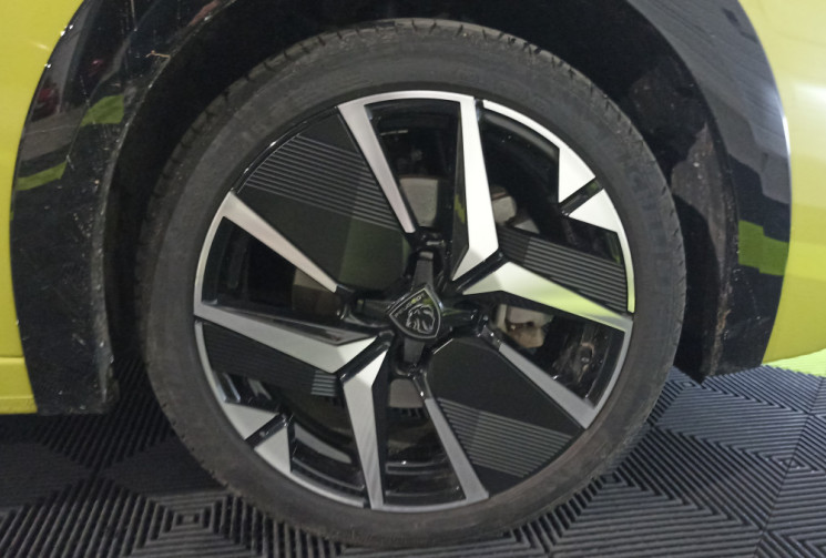 Peugeot 208 1.2 Hybrid 136ch GT e-DCS6