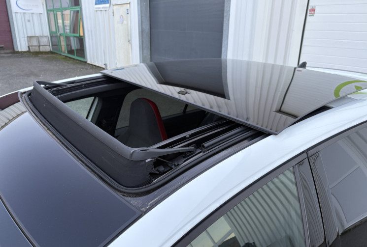 Volkswagen Golf VIII GTI Clubsport 300cv * Toit Ouvrant * Harman Kardon * Garantie Volkswagen 01/27