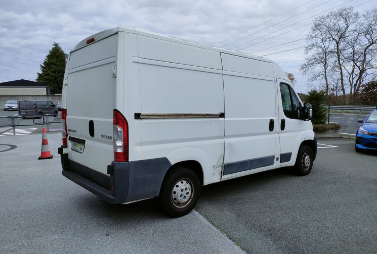Peugeot Boxer III Phase 1/2 Fourgon 333 L2H2 2.2 HDi 16V FAP Fourgon moyen 130 cv