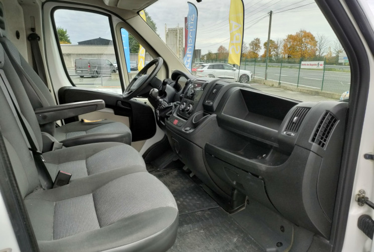 Peugeot Boxer III Phase 1/2 Fourgon 333 L2H2 2.2 HDi 16V FAP Fourgon moyen 130 cv
