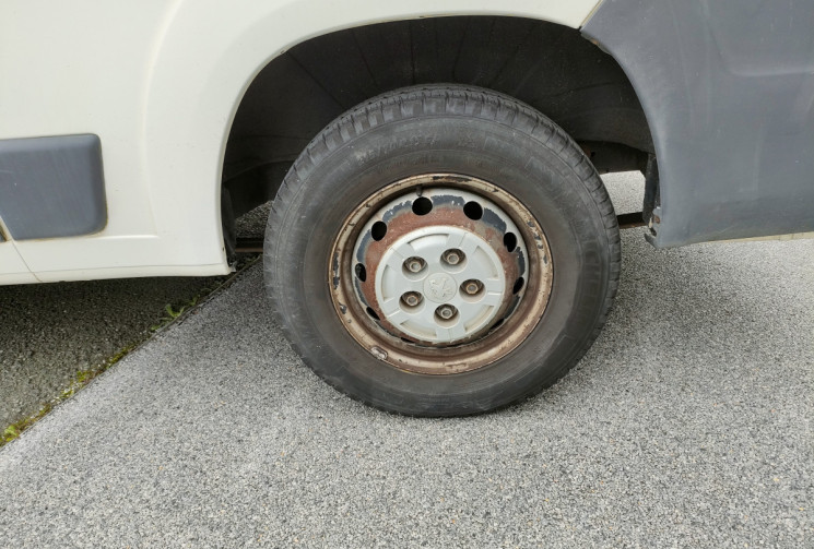 Peugeot Boxer III Phase 1/2 Fourgon 333 L2H2 2.2 HDi 16V FAP Fourgon moyen 130 cv