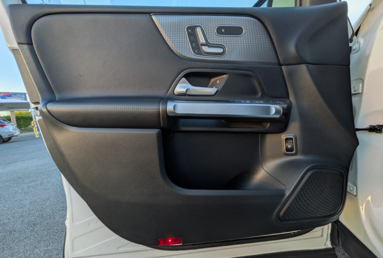 Mercedes GLB 2.0D 220 PROGRESSIVE / TRES BON ETAT / GARANTIE 12 MOIS