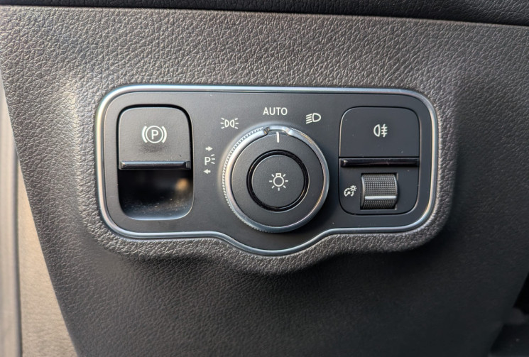 Mercedes GLB 2.0D 220 PROGRESSIVE / TRES BON ETAT / GARANTIE 12 MOIS