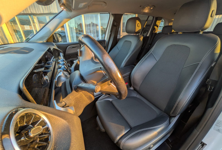 Mercedes GLB 2.0D 220 PROGRESSIVE / TRES BON ETAT / GARANTIE 12 MOIS