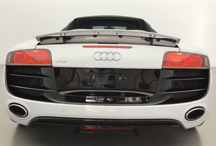 Audi R8 R8 5.2 V10 FSI 525ch spyder quattro tronic 7
