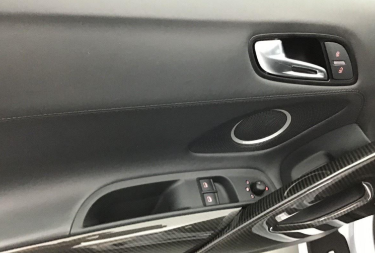 Audi R8 R8 5.2 V10 FSI 525ch spyder quattro tronic 7