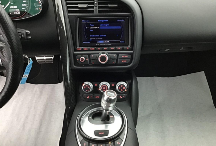 Audi R8 R8 5.2 V10 FSI 525ch spyder quattro tronic 7