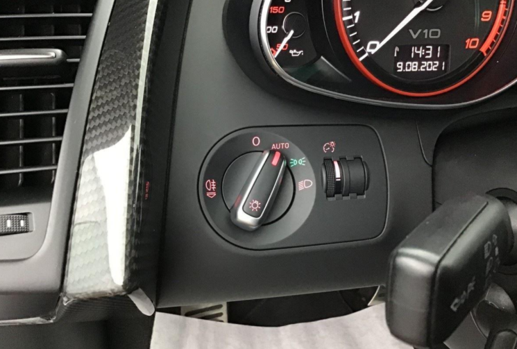 Audi R8 R8 5.2 V10 FSI 525ch spyder quattro tronic 7