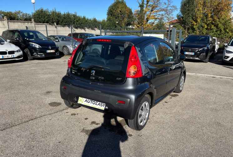 Peugeot 107 1.0 / 68 CH / URBAN / CLIM 