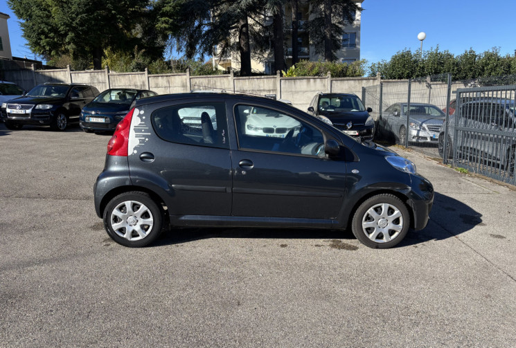 Peugeot 107 1.0 / 68 CH / URBAN / CLIM 