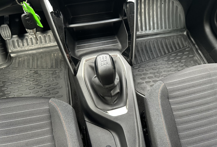 Peugeot 208 1.2 VTI 75 ACTIVE * CARPLAY * COURROIE OK * ENTRETIEN A JOUR * GARANTIE 6 MOIS 