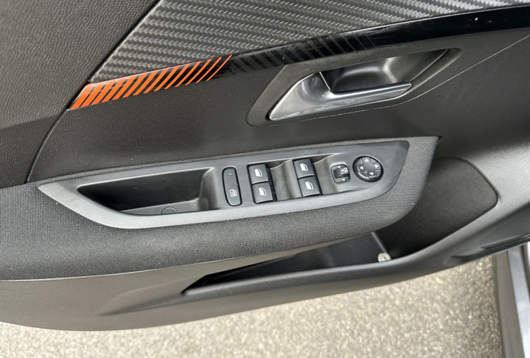 Peugeot 208 1.2 VTI 75 ACTIVE * CARPLAY * COURROIE OK * ENTRETIE NA JOUR * GARANTIE 6 MOIS 