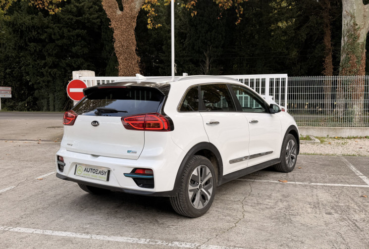 Kia e-Niro Niro Eco electric Premium 204 64 KW/h * Entretien + Soh / Ttes options sauf toit ouvrant 