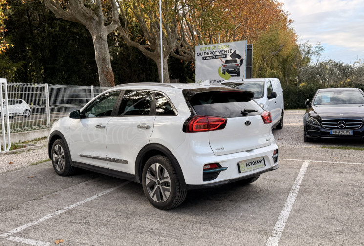Kia e-Niro Niro Eco electric Premium 204 64 KW/h * Entretien + Soh / Ttes options sauf toit ouvrant 