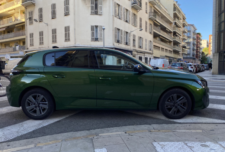 Peugeot 308 1.2 130 ch EAT8 ALLURE PACK 12800 KMS