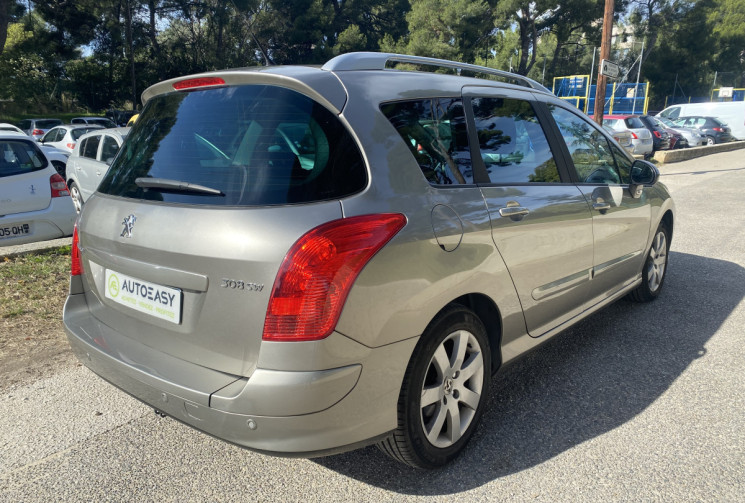 Peugeot 308 SW 1.6 HDI FAP 92CH ACTIVE - TOIT PANO - RADAR - CAMERA - CLIM AUTO