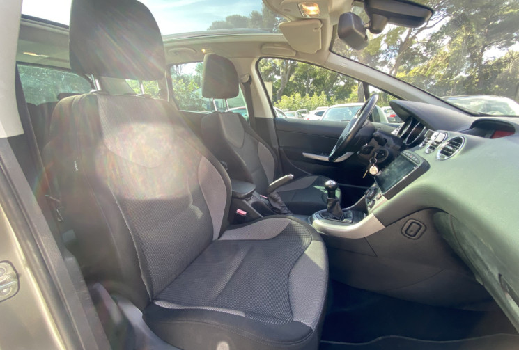 Peugeot 308 SW 1.6 HDI FAP 92CH ACTIVE - TOIT PANO - RADAR - CAMERA - CLIM AUTO