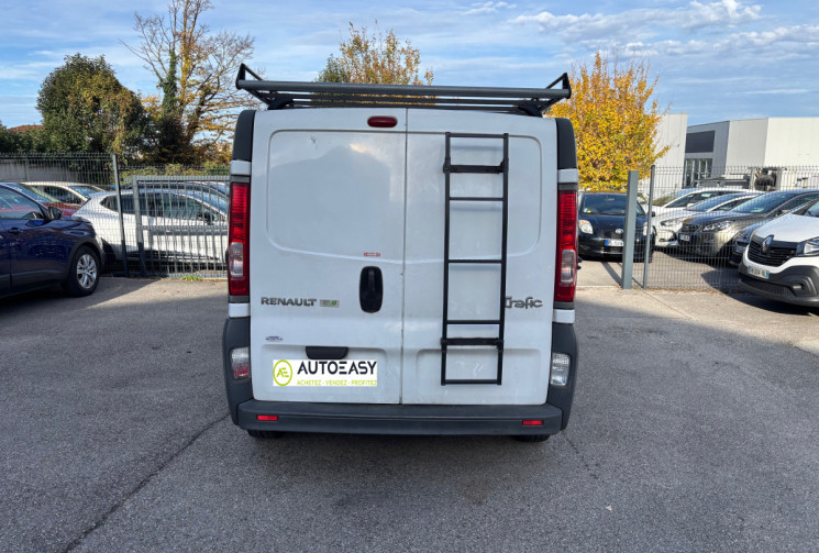 Renault Trafic 2.0 DCI / 90 CH / FOURGON / DISTRIB OK