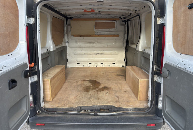 Renault Trafic 2.0 DCI / 90 CH / FOURGON / DISTRIB OK