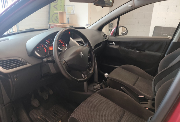 Peugeot 207 1.6 VTI 16v 120ch Executive 5p