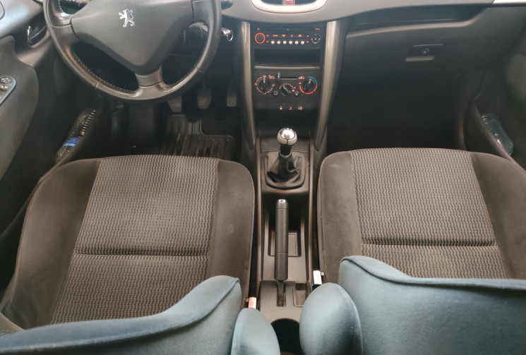 Peugeot 207 1.6 VTI 16v 120ch Executive 5p