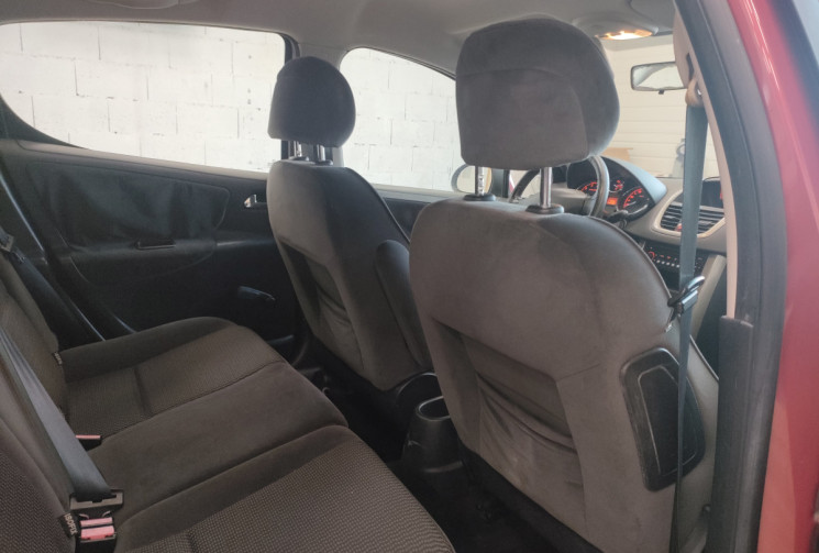 Peugeot 207 1.6 VTI 16v 120ch Executive 5p