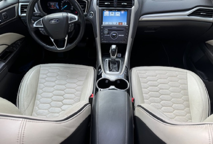 Ford MONDEO vignale 187 cv origine France 2eme main / CARLAY / TOIT OUVRANT / PARK ASSIST /CAMERA