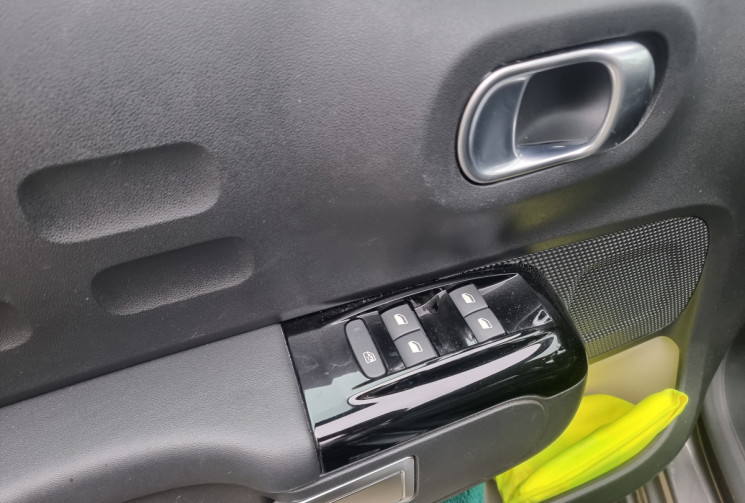 Citroën C3 1.2 SHINE 110 EAT6 - ENTRETIEN COMPLET CITROEN