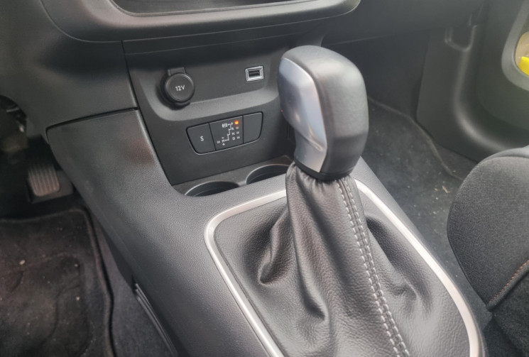 Citroën C3 1.2 PURETECH 110 SHINE EAT6 - ENTRETIEN COMPLET CITROEN