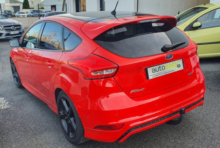 Ford Focus 1.0 EcoBoost 125 ch Stop&Start ST Line Red