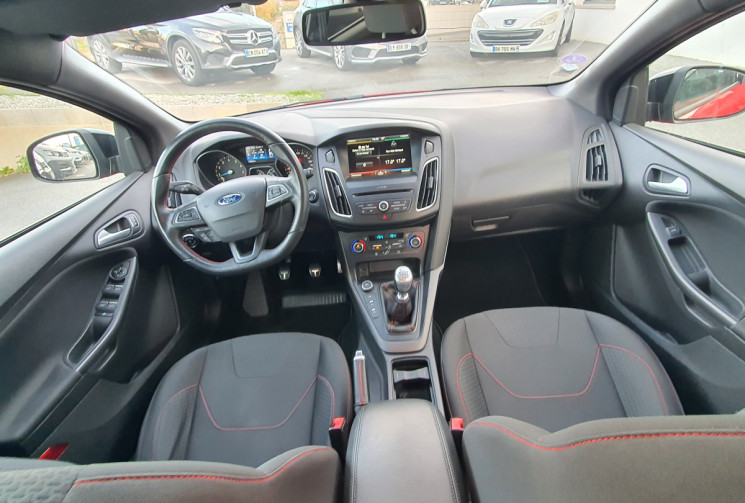 Ford Focus 1.0 EcoBoost 125 ch Stop&Start ST Line Red