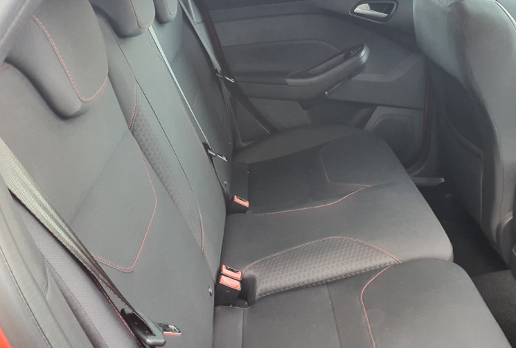 Ford Focus 1.0 EcoBoost 125 ch Stop&Start ST Line Red