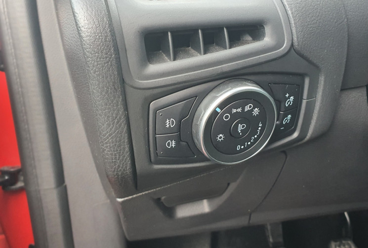 Ford Focus 1.0 EcoBoost 125 ch Stop&Start ST Line Red