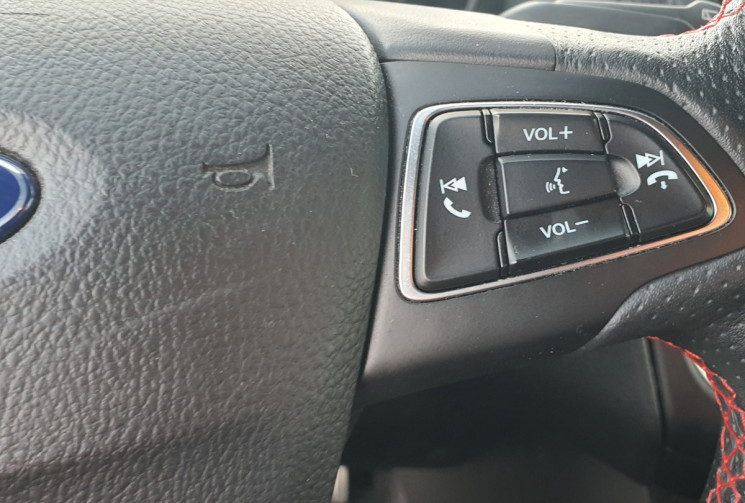 Ford Focus 1.0 EcoBoost 125 ch Stop&Start ST Line Red