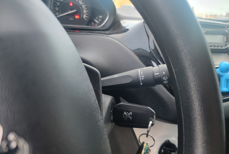 Peugeot 208 Phase 2 5 Portes 1.0 VTi 12V 68 cv LIKE