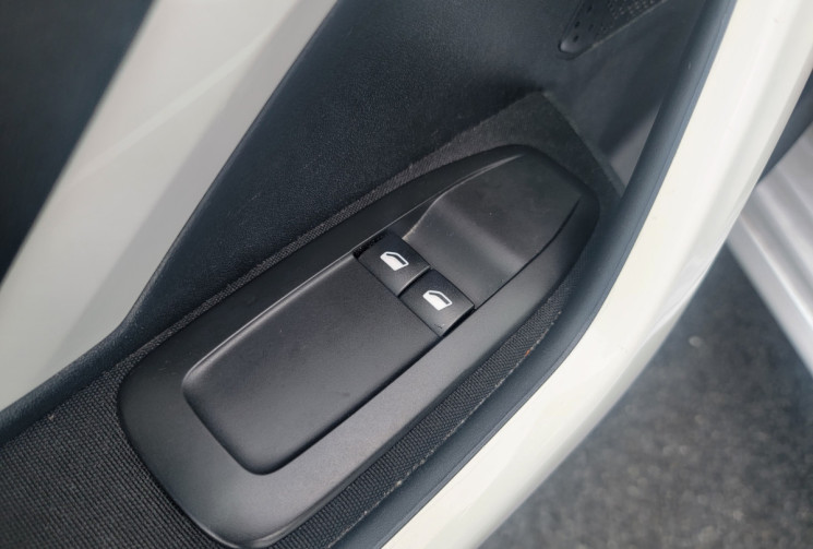 Peugeot 208 Phase 2 5 Portes 1.0 VTi 12V 68 cv LIKE