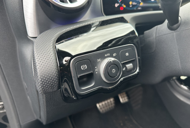 Mercedes CLA 180 1.3 136 AMG LINE 7G-DCT