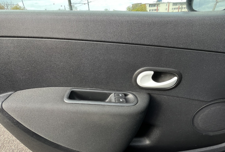 Renault Clio 1.2  75ch