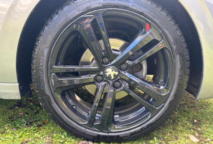 Peugeot 208 1.2 PureTech 110ch E6.c GT Line S&S EAT6 5p