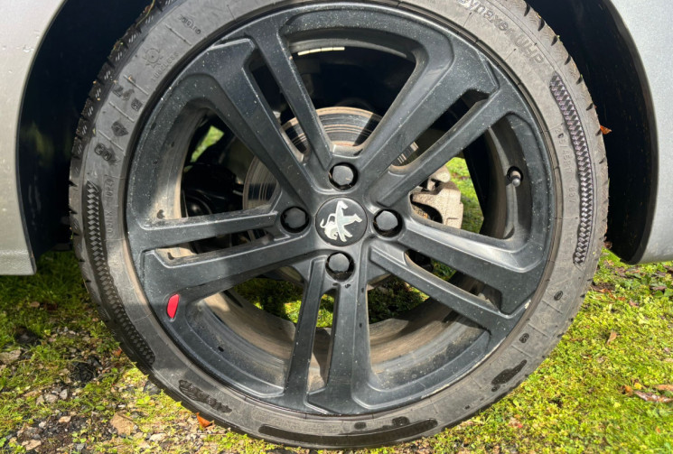 Peugeot 208 1.2 PureTech 110ch E6.c GT Line S&S EAT6 5p