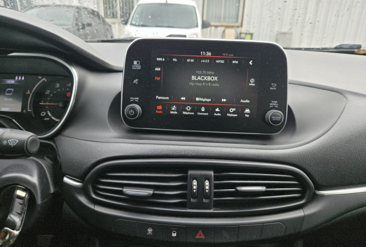 FIAT TIPO 1.4 95ch Easy 5p * distribution neuve * 