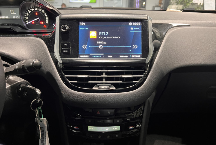 Peugeot 208 1.2 82 CH ACTIVE 