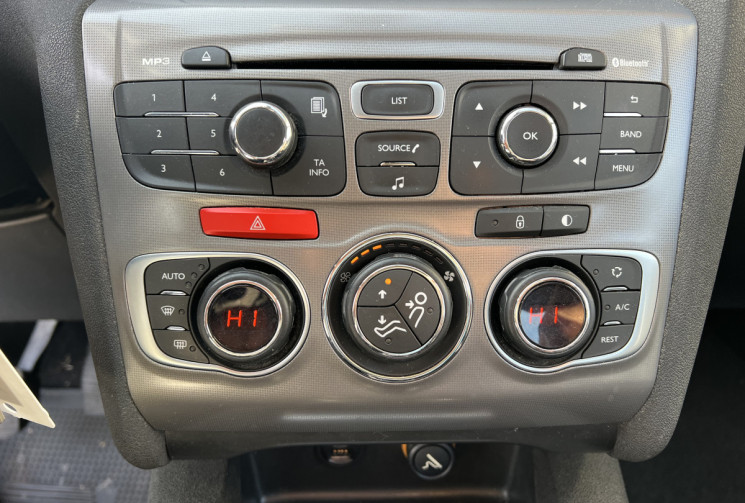 Citroën C4 1.6 BlueHDi 120 cv BVM6 / 1ERE MAIN 